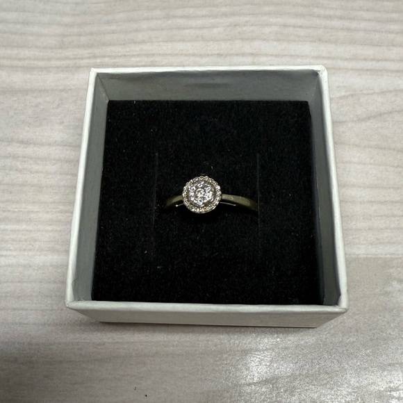 10k Solid Gold Solitaire Ring with Diamonds - Picture 1 of 7